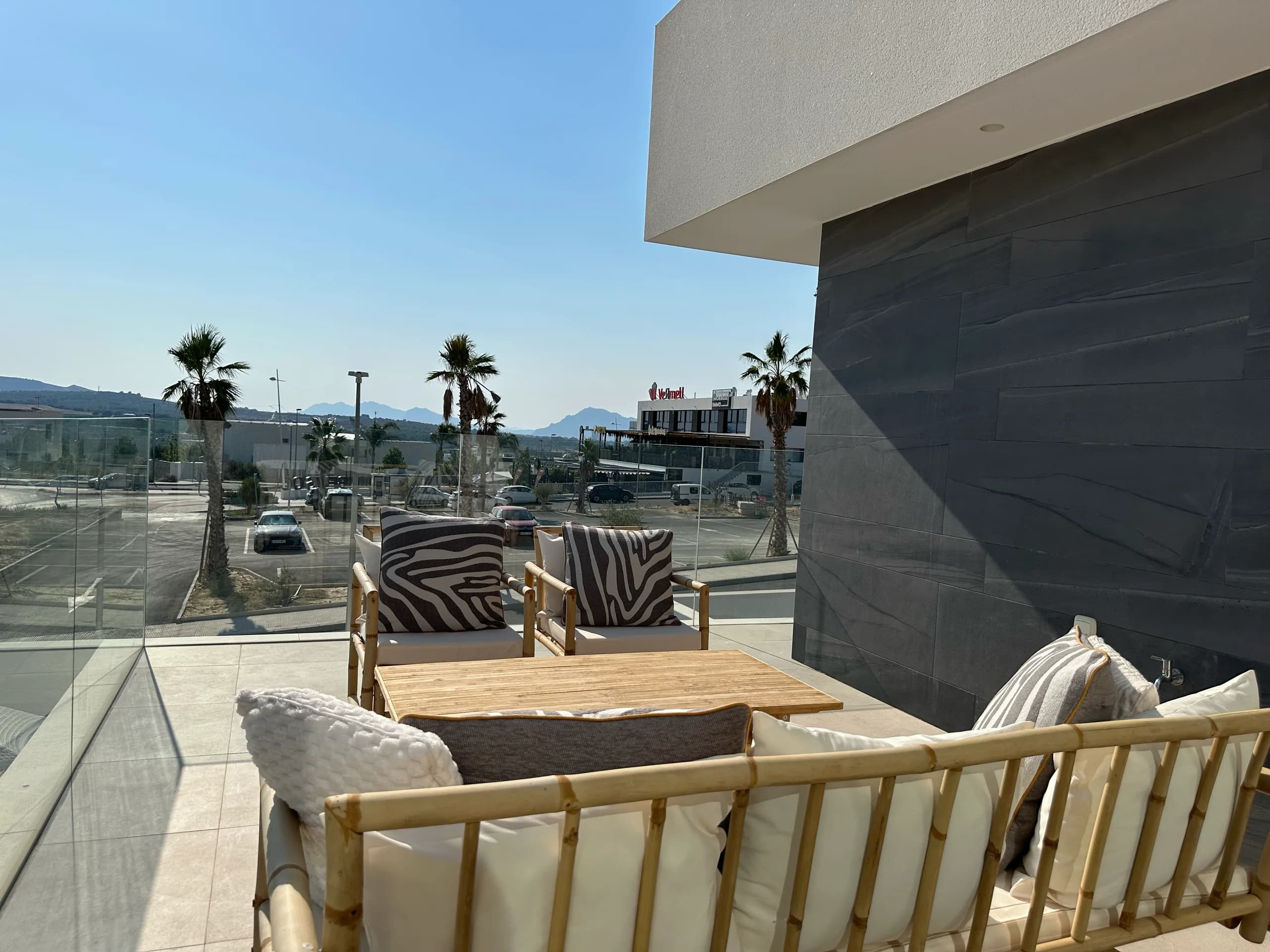 Villa Bella Sol — villa in full sun with clean lines